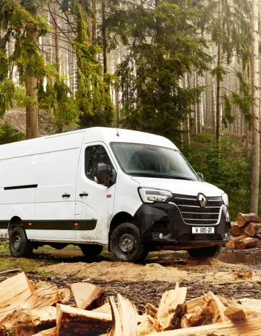 Renault Trucks Master 4x4 in a forest